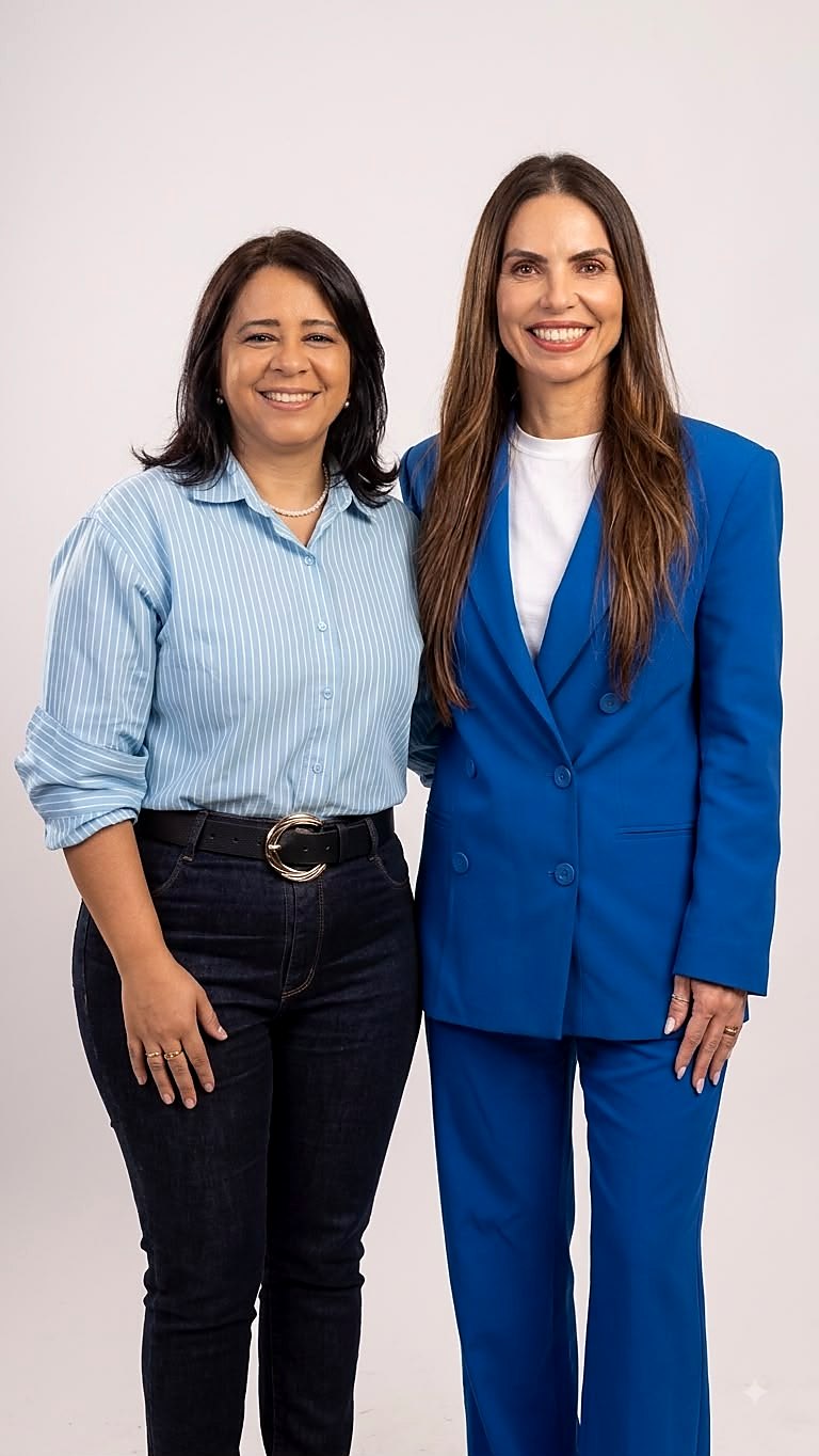 Luciana Lima ao lado de Paula Belmonte